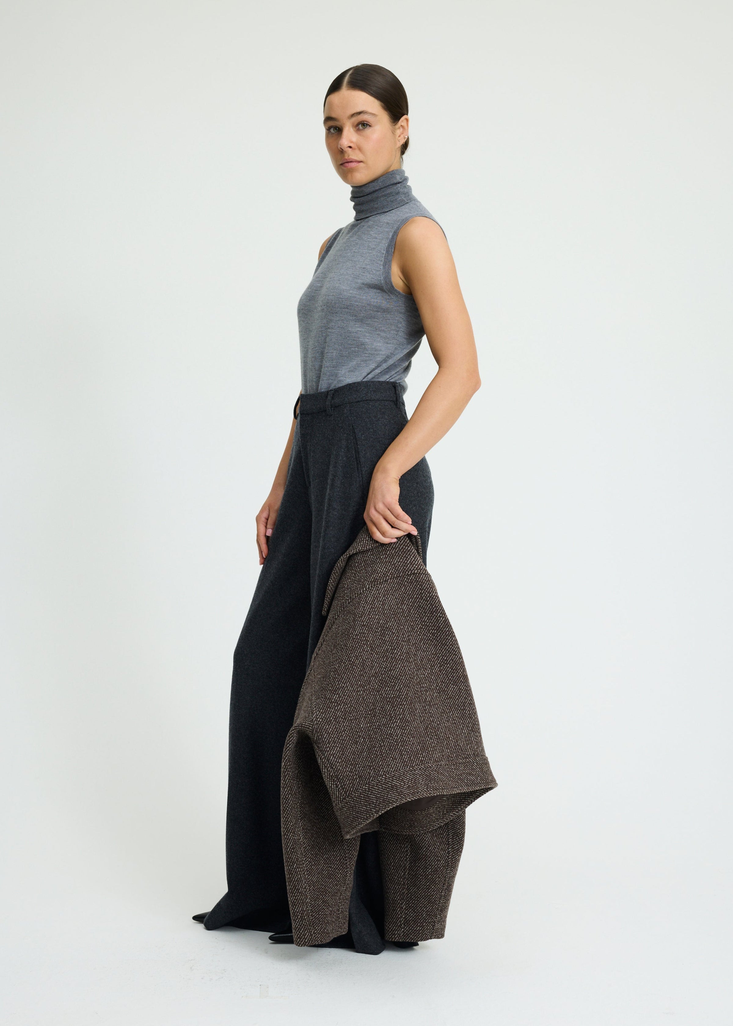 Isabelle Sleeveless Turtleneck